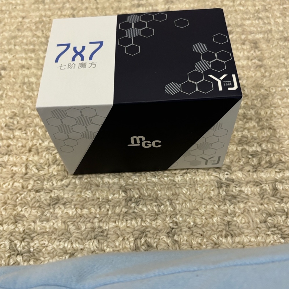 GAN Cube with Blue Pouch - Picture 13 of 13